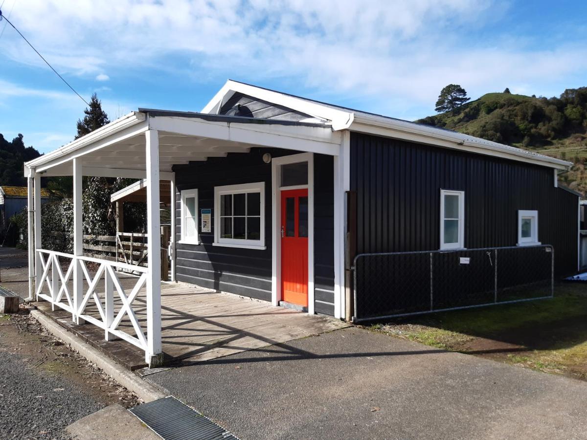 Whanga Butcher Shop Whangamomona Екстериор снимка