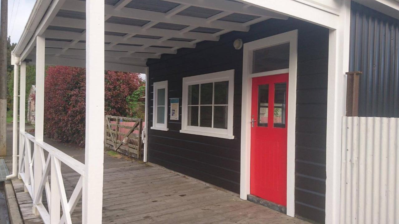 Whanga Butcher Shop Whangamomona Екстериор снимка